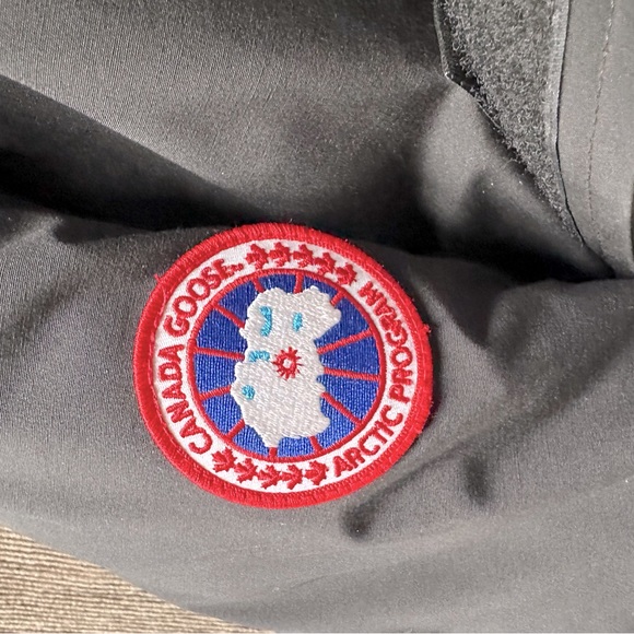 Canada Goose Heli Arctic Parka - Picture 5 of 9